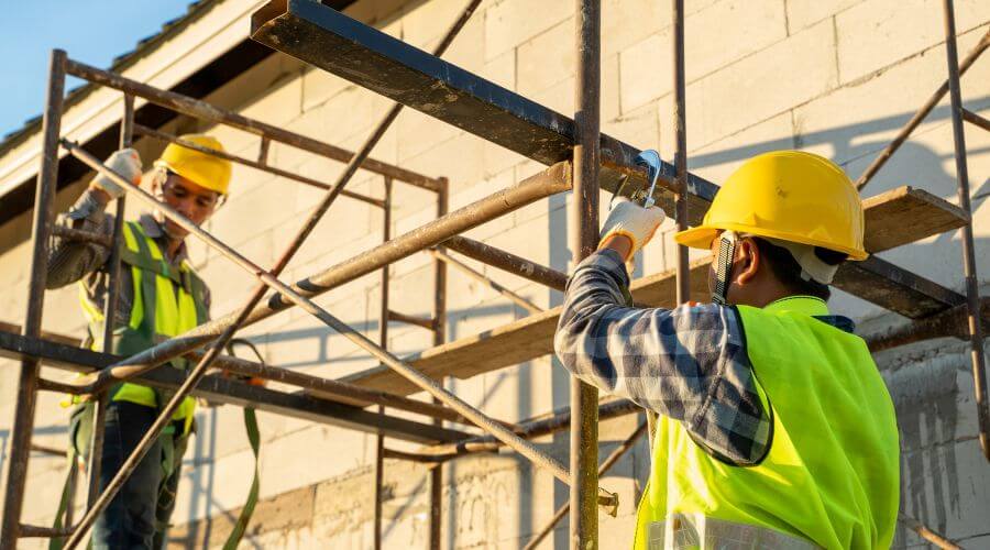Expert Emergency Roof Repairs services in Okahumpka, FL